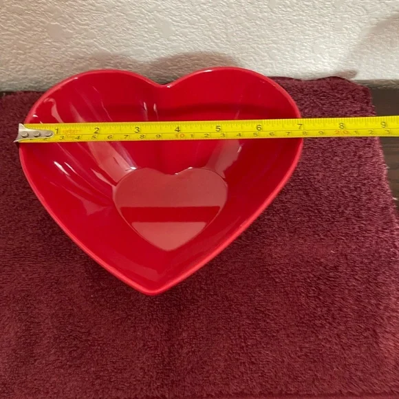Target Valentine’s Day red heart bowl 2012 - Picture 6 of 7